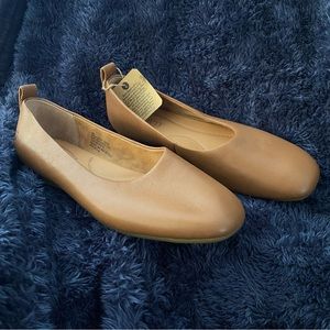 Born Beca Ballet Flats